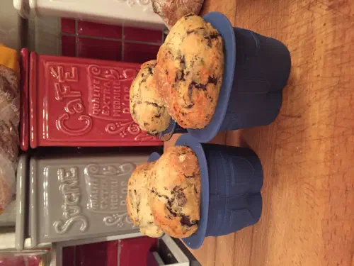 Silicone muffin cups in use